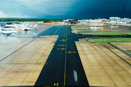 aircrafts-airplanes-airport-34145_420x280_pad_478b24840a